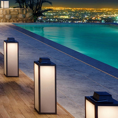 Tradition Solar Garden Light