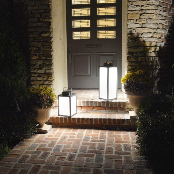 Tradition Solar Garden Light